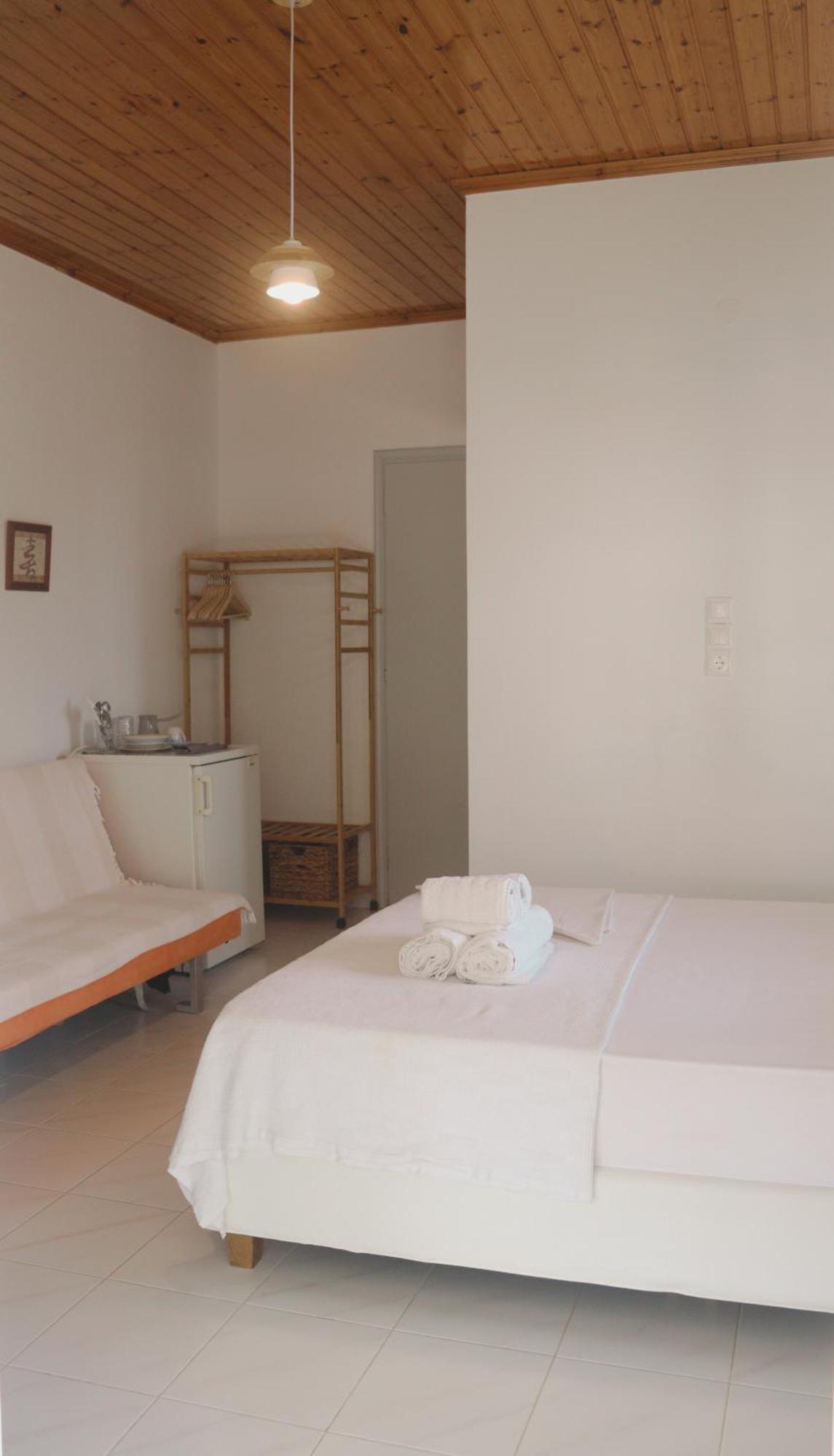 Kondilw Rooms Kalamítsi Exterior foto